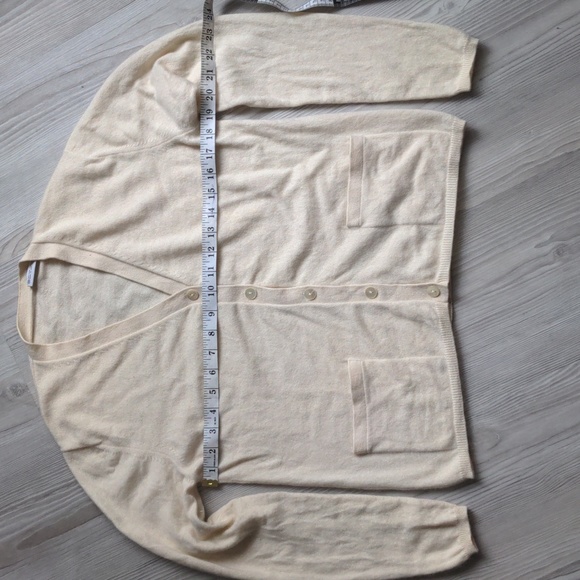 100% cashmere size M cream colored button up sweater pockets on front - Picture 10 of 13